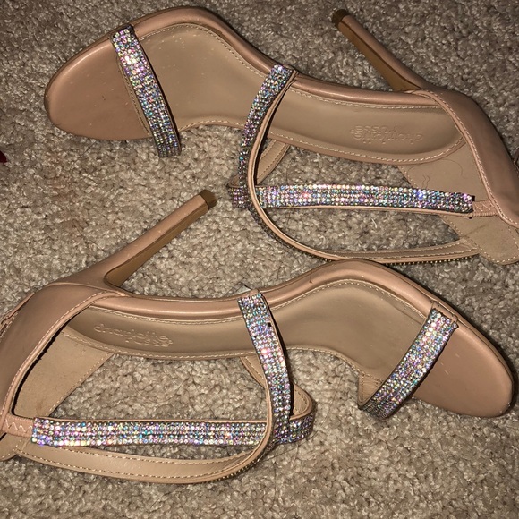 selling my prom shoes! - Picture 2 of 3